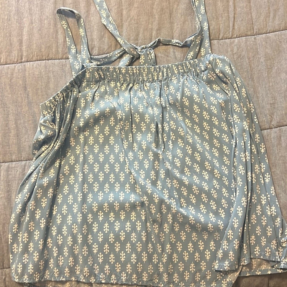 Old navy women’s tie back blouse